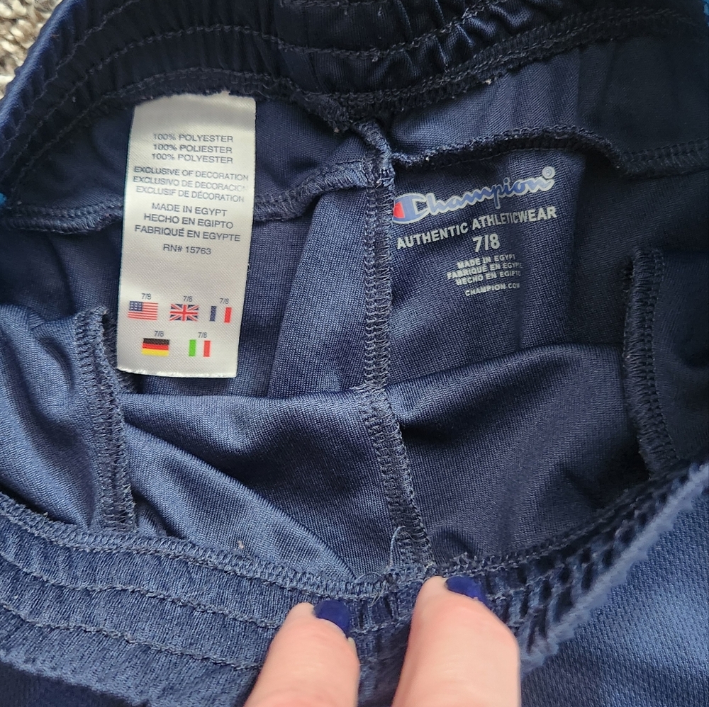 Shorts - Picture 3 of 3